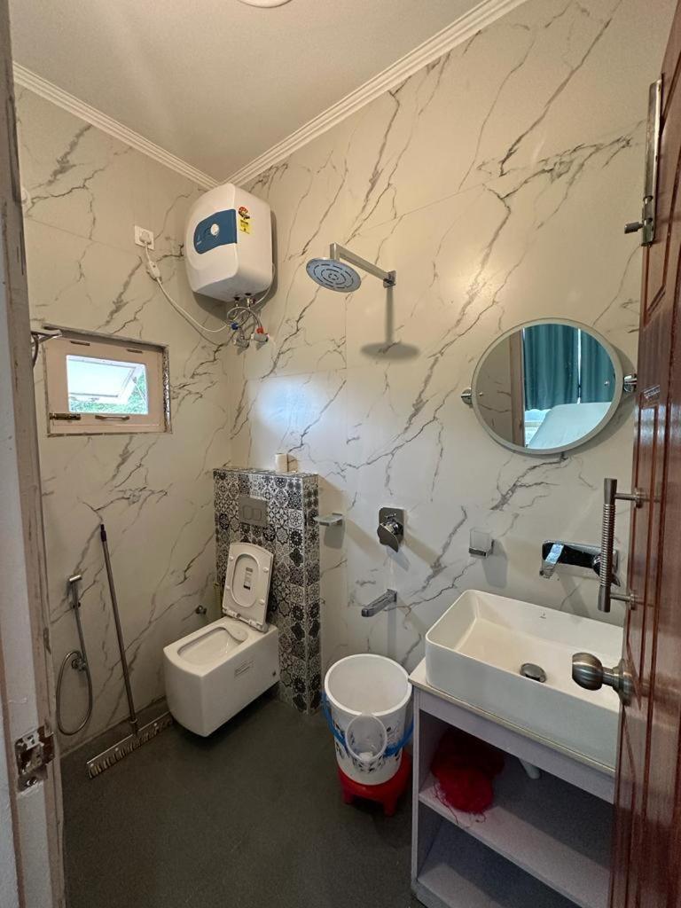 Hotel Goludev Valley View 나이니탈 외부 사진